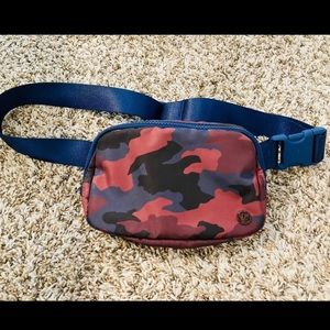 lululemon blue and pink camo belt bag